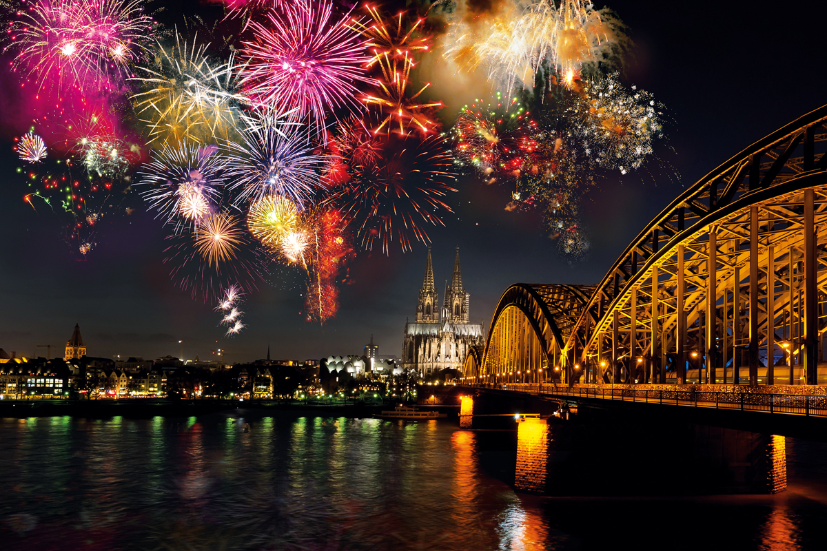 Feuerwerk über Köln/Rhein